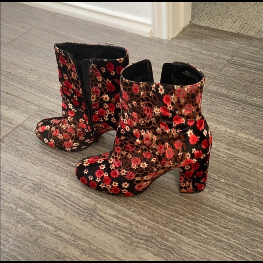 Floral print booties